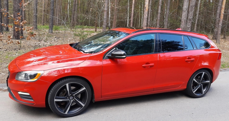 Volvo V60 cena 69999 przebieg: 173000, rok produkcji 2015 z Lubartów małe 172